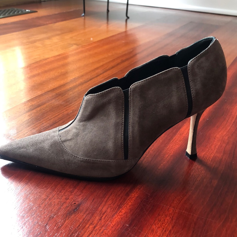 Like new Manolo Blahnik suede booties